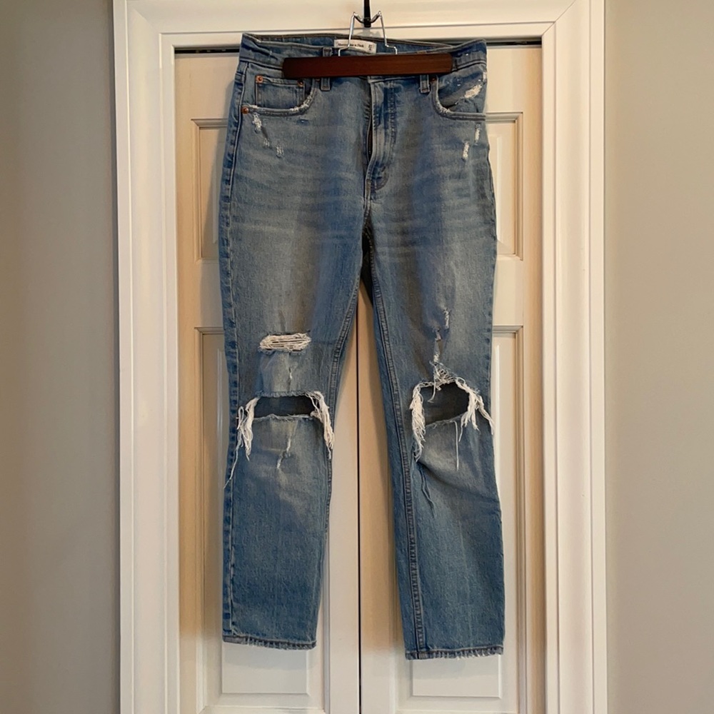 Abercrombie high rise distressed skinny jean
